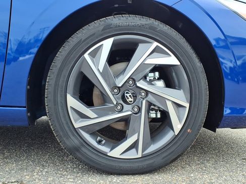 New 2025 Hyundai Elantra Limited image 7