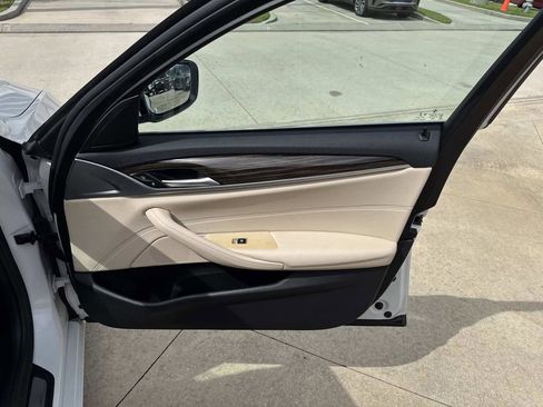 Used 2020 BMW 530i w/ M Sport Package RWD image 15