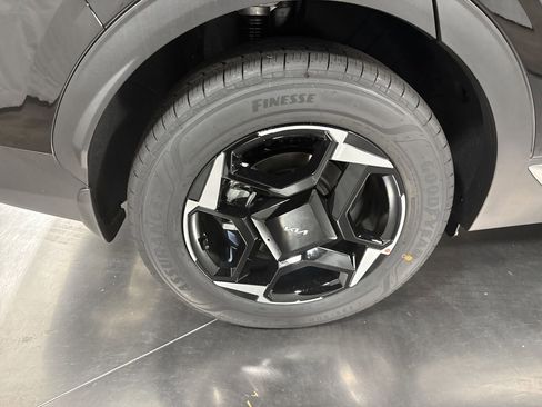 New 2026 Kia Sportage EX image 13