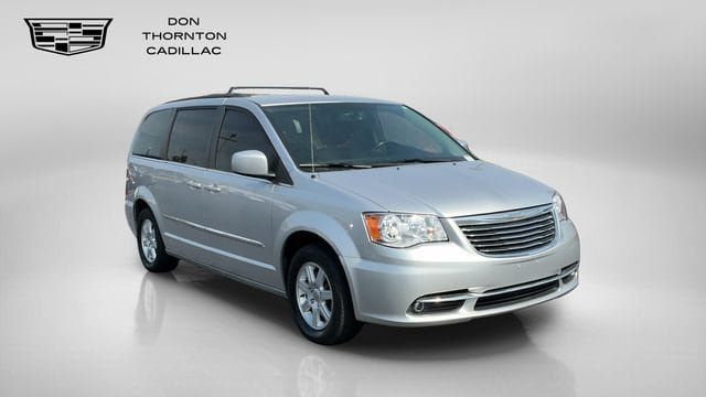 Used 2012 Chrysler Town & Country Touring w/ Entertainment Group #1 FWD image 7