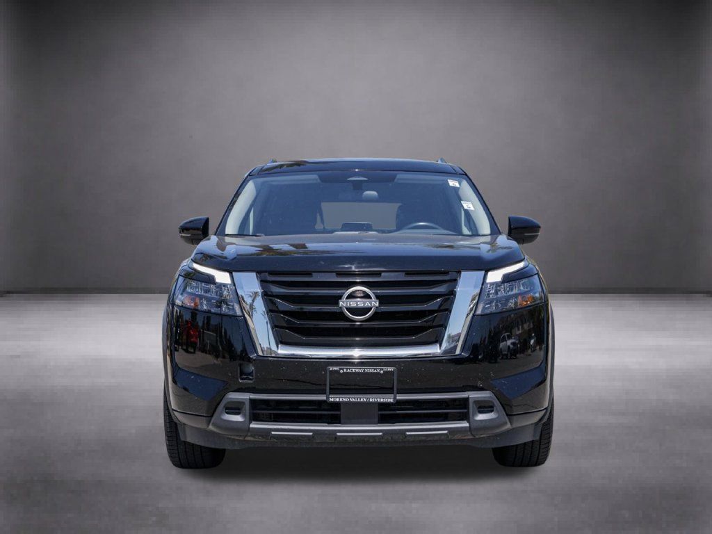 Used 2024 Nissan Pathfinder SV FWD image 10