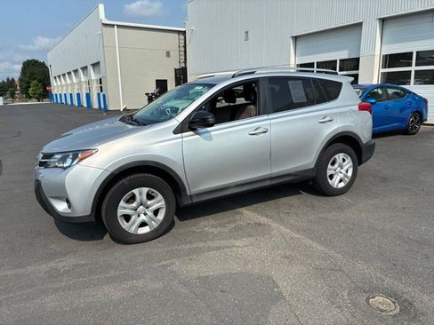 Used 2013 Toyota RAV4 LE AWD/4WD image 16