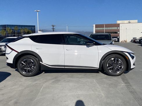 New 2026 Kia EV6 Light RWD image 2