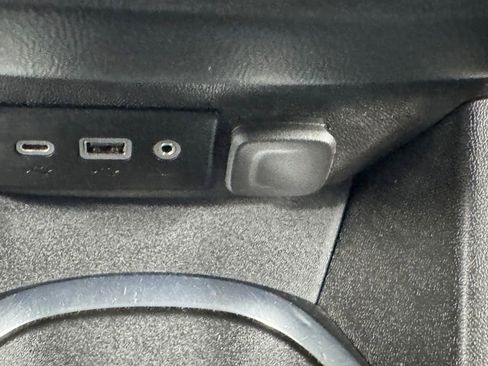 Used 2023 Chevrolet Malibu LT FWD image 25