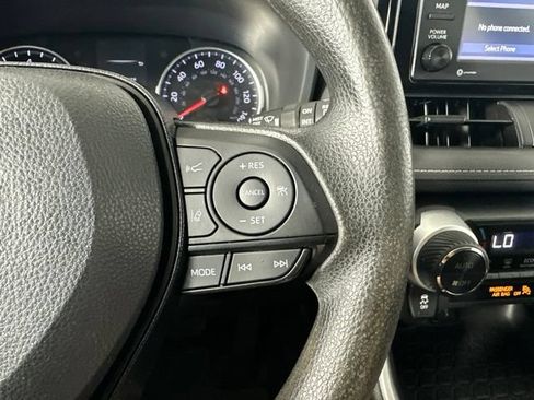 Used 2021 Toyota RAV4 XLE AWD/4WD image 16