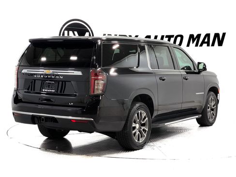 Used 2021 Chevrolet Suburban LT w/ LT Signature Package AWD/4WD image 4