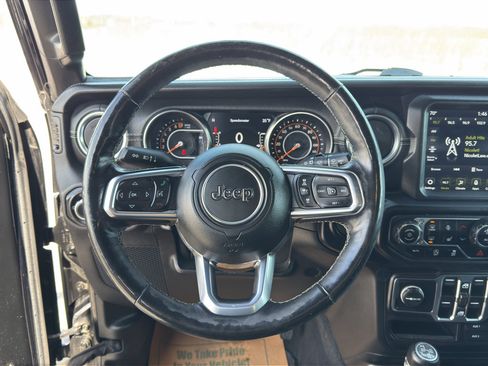 Used 2019 Jeep Wrangler Unlimited Sahara w/ Quick Order Package 24M Moab image 32
