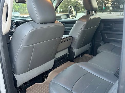 Used 2018 RAM 2500 Tradesman w/ Chrome Appearance Group image 19