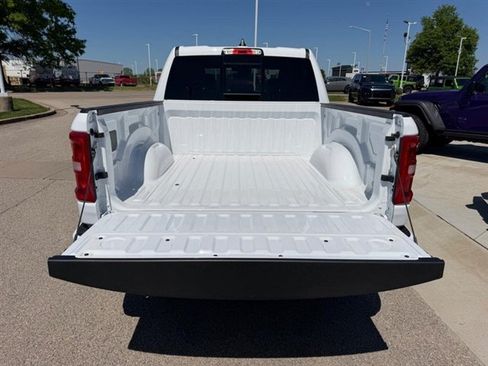 New 2026 RAM 1500 Laramie w/ Sport Appearance Package AWD/4WD image 6