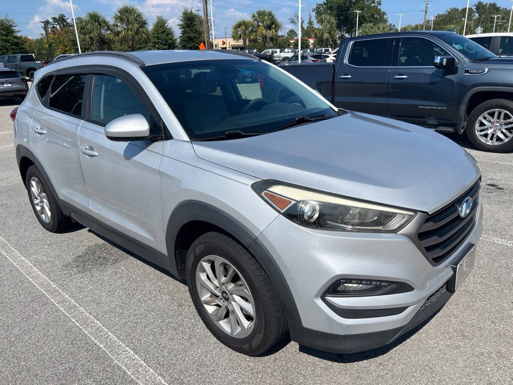 Used 2016 Hyundai Tucson SE w/ Option Group 02 FWD image 3