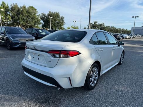 Used 2020 Toyota Corolla LE FWD image 9