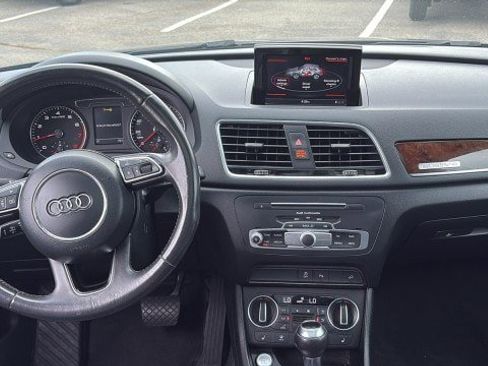 Used 2017 Audi Q3 2.0T Prestige w/ Prestige Package image 11