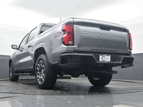 Used 2025 Chevrolet Colorado Z71 w/ Technology Package AWD/4WD image 47