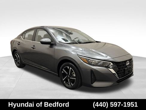 Used 2025 Nissan Sentra SV FWD image 3