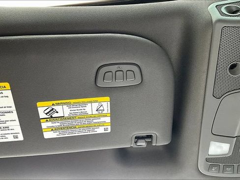 Used 2018 Ford F150 Lariat w/ Equipment Group 502A Luxury AWD/4WD image 16