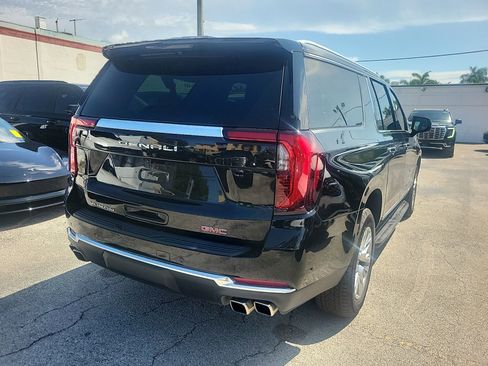 Used 2025 GMC Yukon XL Denali image 11