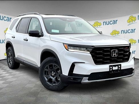 New 2025 Honda Pilot TrailSport image 1