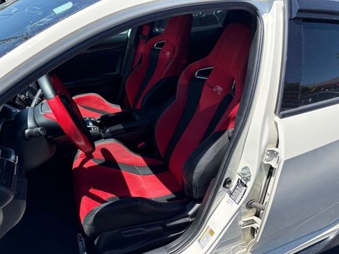 Used 2018 Honda Civic Type R image 4