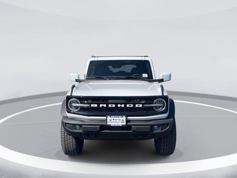 New 2026 Ford Bronco Outer Banks w/ Sasquatch Package image 2