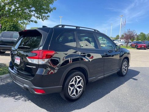 Used 2023 Subaru Forester Premium AWD/4WD image 3