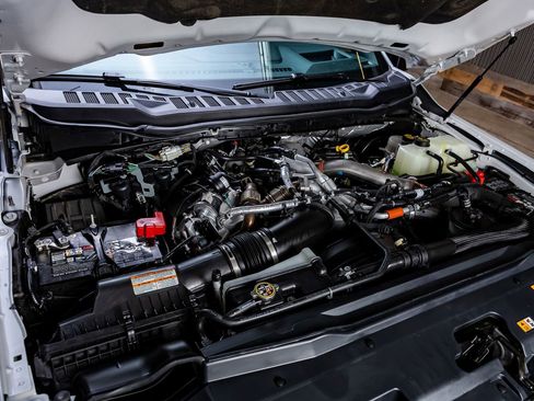 Used 2025 Ford F250 Platinum image 40