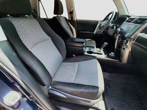 Used 2022 Toyota 4Runner SR5 AWD/4WD image 30