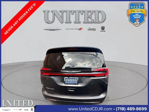Certified 2021 Chrysler Pacifica Touring-L FWD image 3
