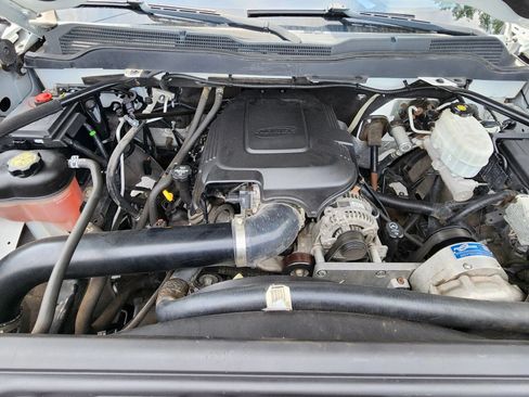 Used 2019 Chevrolet Silverado 2500 W/T AWD/4WD image 15