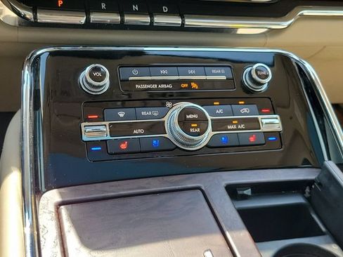Used 2018 Lincoln Navigator Reserve w/ Technology Package AWD/4WD image 21