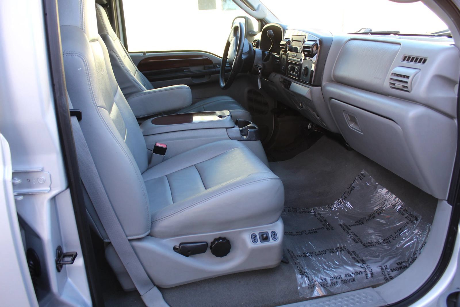 Used 2005 Ford F350 Lariat RWD image 10