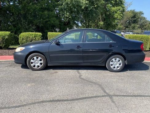 Used 2004 Toyota Camry LE FWD image 2