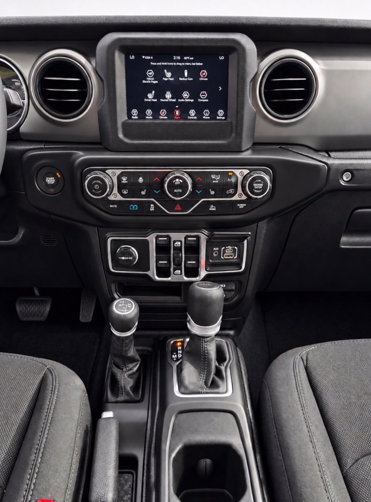 Used 2023 Jeep Wrangler Unlimited w/ Cold Weather Group AWD/4WD image 32
