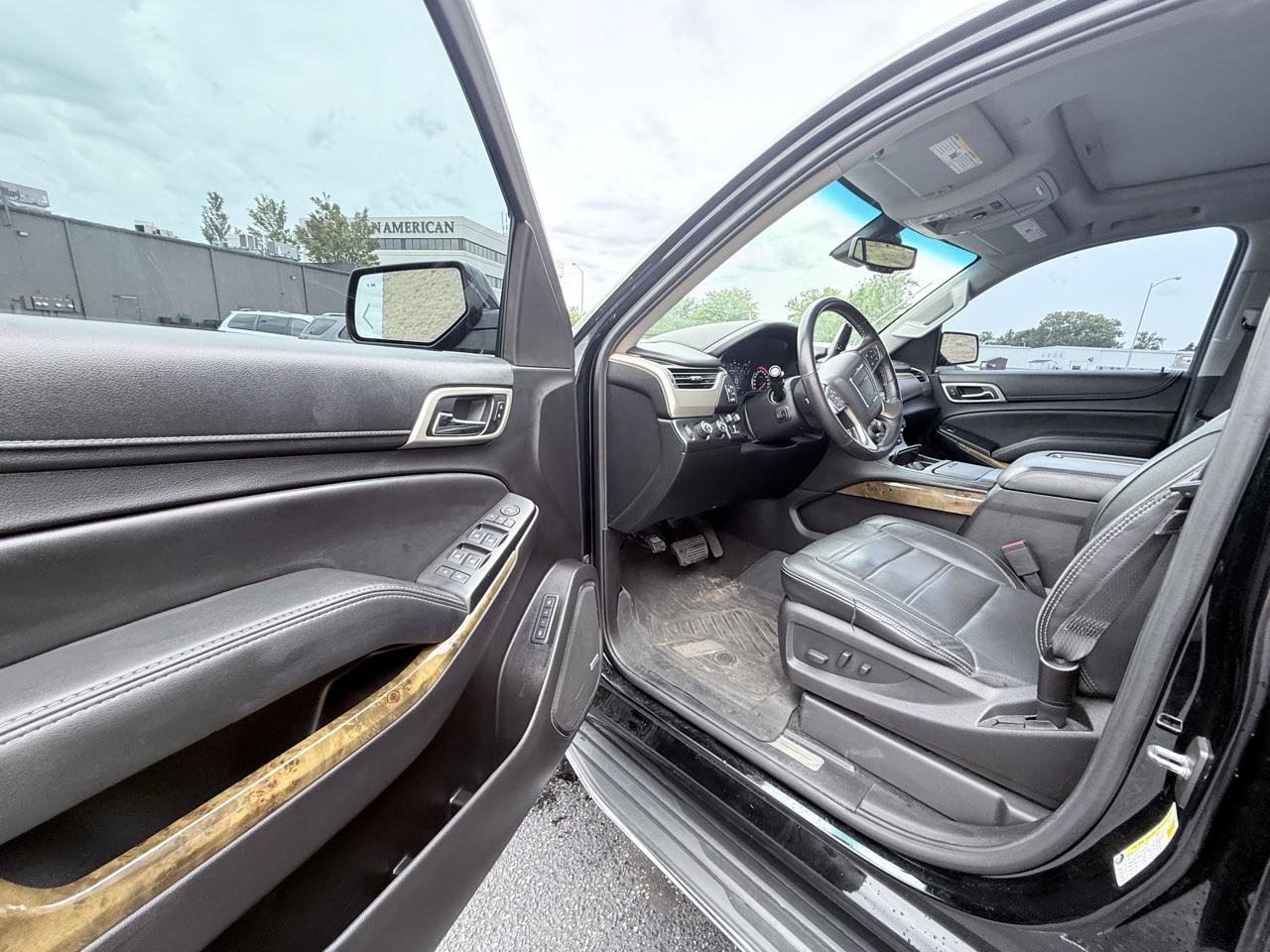 Used 2016 GMC Yukon XL Denali w/ Open Road Package AWD/4WD image 9