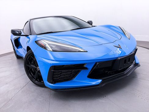 Used 2022 Chevrolet Corvette Stingray Premium Conv w/ Z51 Performance Package RWD image 9