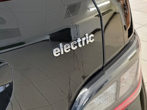 Used 2023 Hyundai Kona SE image 27