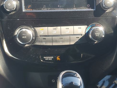 Certified 2020 Nissan Rogue S image 23