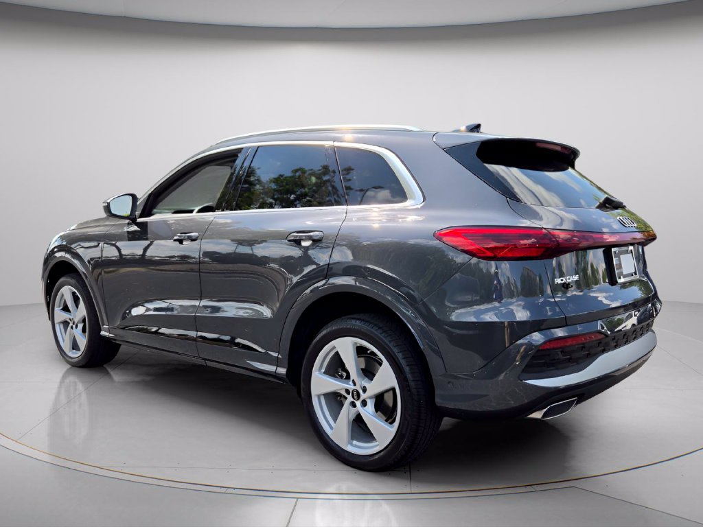 Certified 2025 Audi Q5 Premium AWD/4WD image 6