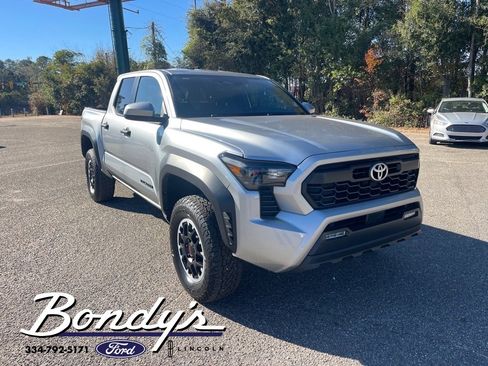 Used 2024 Toyota Tacoma 4x4 Double Cab image 2