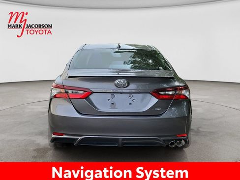 Used 2023 Toyota Camry SE FWD image 11