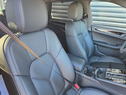 Certified 2026 Porsche Macan Turbo image 19