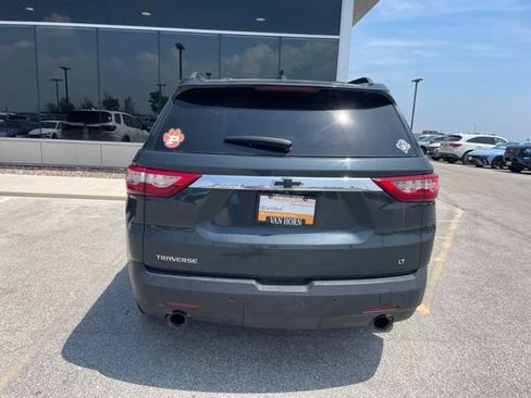 Used 2020 Chevrolet Traverse LT FWD image 4