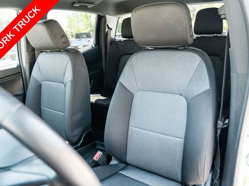 Used 2023 Chevrolet Colorado W/T RWD image 24