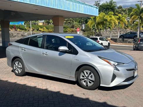 Used 2016 Toyota Prius Three Touring image 6