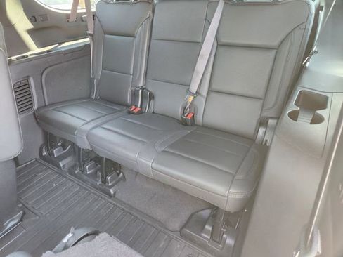 Used 2023 Chevrolet Suburban High Country AWD/4WD image 28