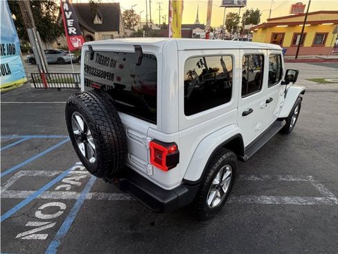 Used 2018 Jeep Wrangler Unlimited Sahara image 42