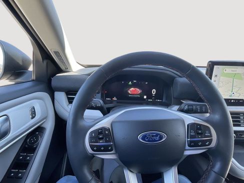 Used 2025 Ford Explorer Active w/ Active Comfort Package image 25