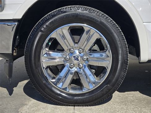 Used 2018 Ford F150 Lariat w/ Equipment Group 502A Luxury image 13