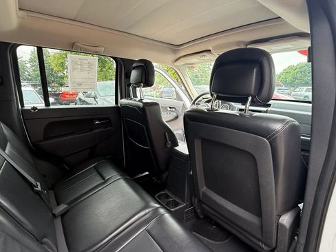 Used 2012 Jeep Liberty Sport AWD/4WD image 11