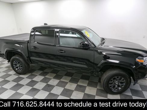 Used 2023 Toyota Tacoma SR5 AWD/4WD image 5