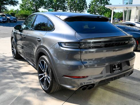 Used 2025 Porsche Cayenne S AWD/4WD image 7
